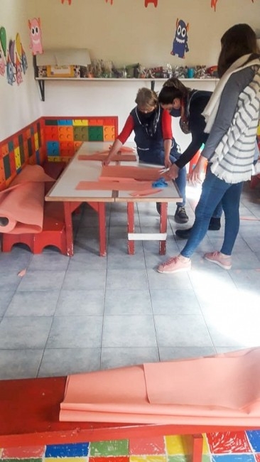 La Casita de Chocolate lleva confeccionados 150 camisolines, botas y c