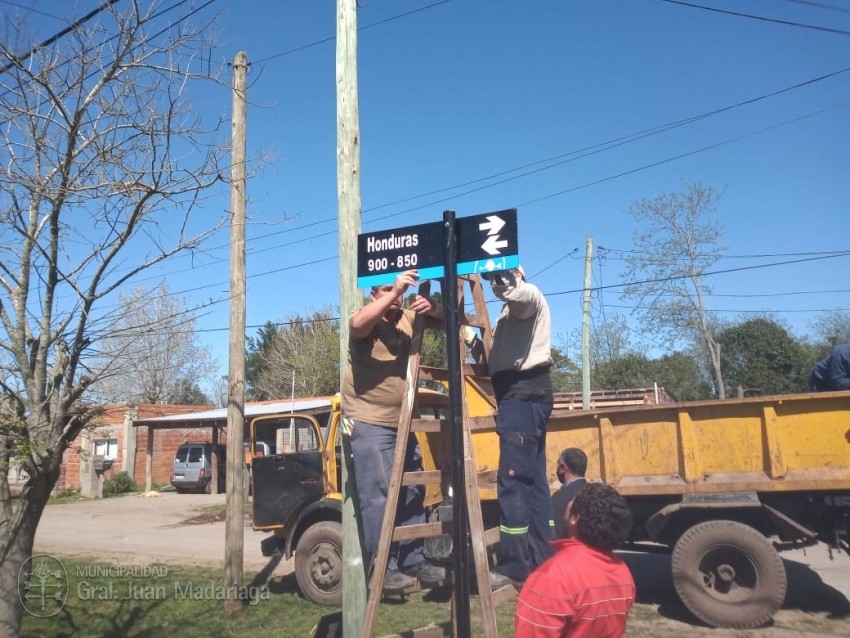 Colocaron nueva sealtica en distintas calles de la ciudad