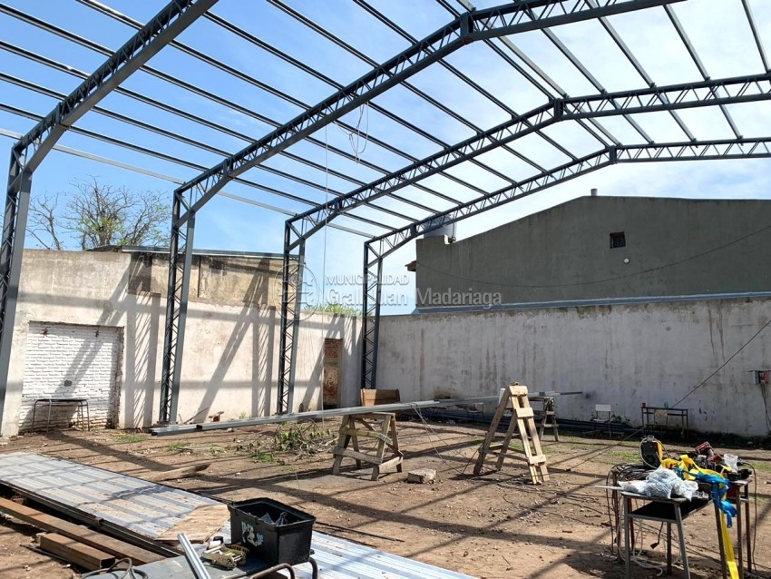 SUM de la Escuela N� 2 Tuy�: Avanzan en el armado de  la estructura