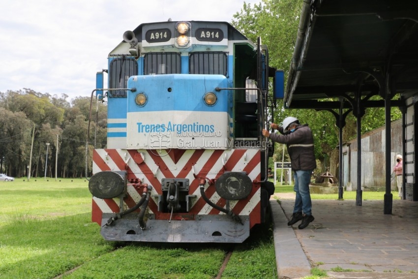 El tren lleg a Madariaga: Una locomotora realiz el recorrido de Guid