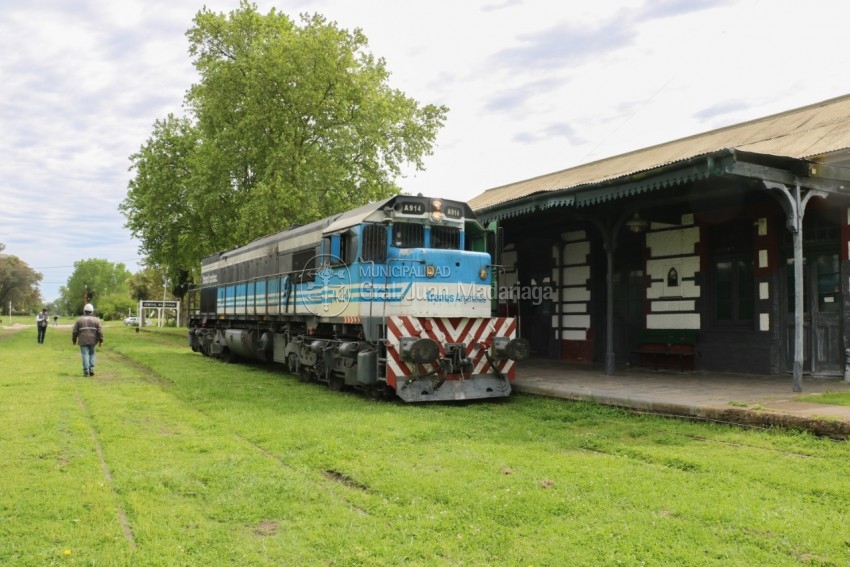 El tren lleg a Madariaga: Una locomotora realiz el recorrido de Guid