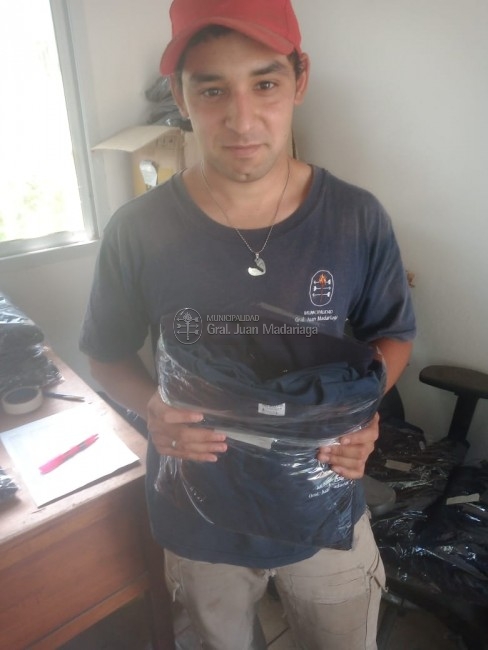 Otorgaron indumentaria laboral a 120 empleados