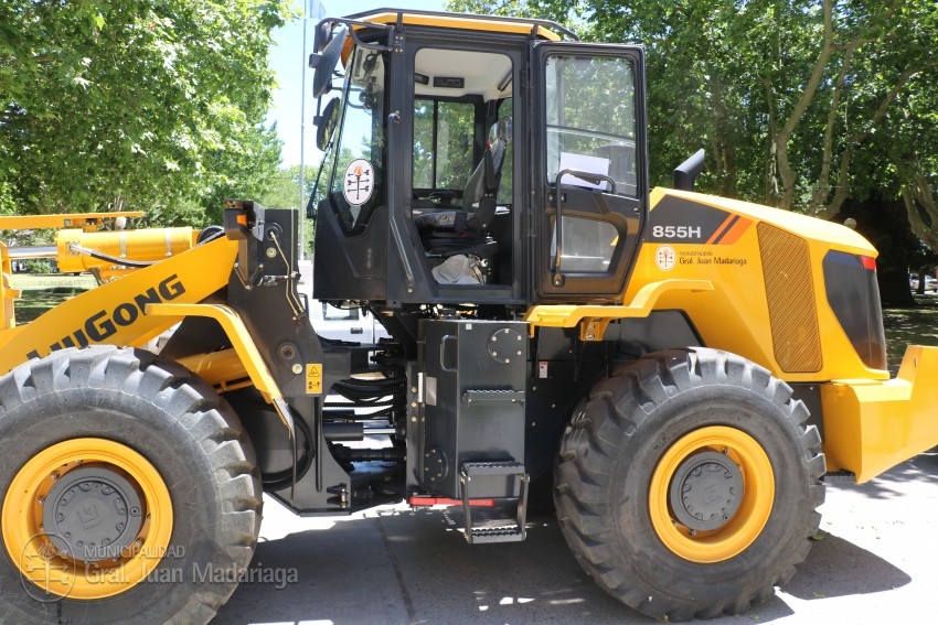 El municipio adquiri una nueva pala cargadora