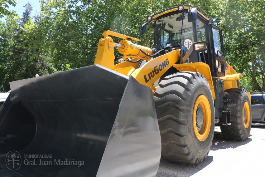 El municipio adquiri una nueva pala cargadora