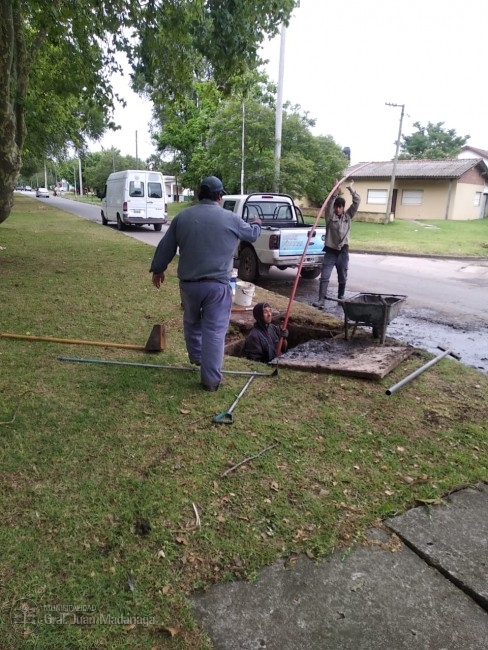 Continan los trabajos de Defensa Civil para garantizar el buen escurr