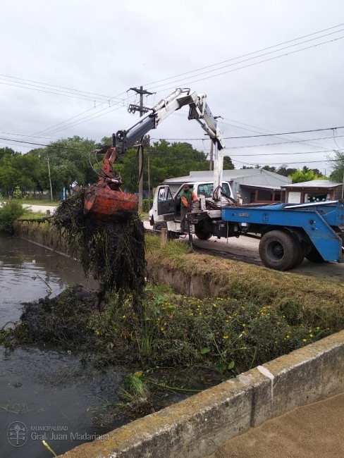 Continan los trabajos de Defensa Civil para garantizar el buen escurr