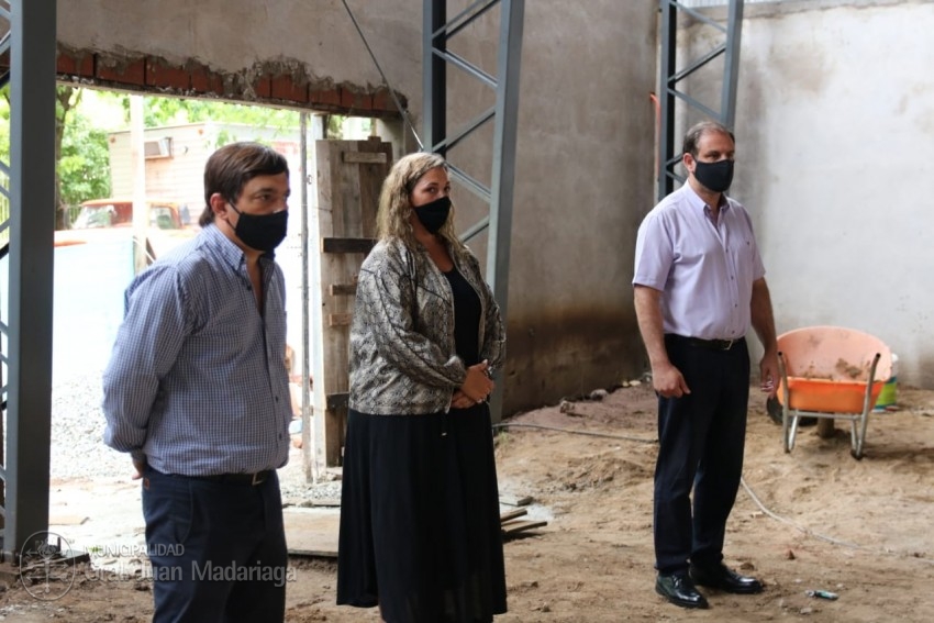 Santoro recorri la obra del SUM de la Escuela Tuy