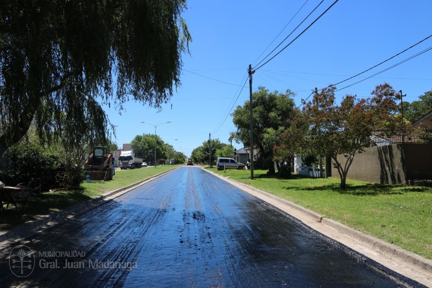 Repavimentacin de la Tuy: Realizaron la imprimacin con emulsin asf