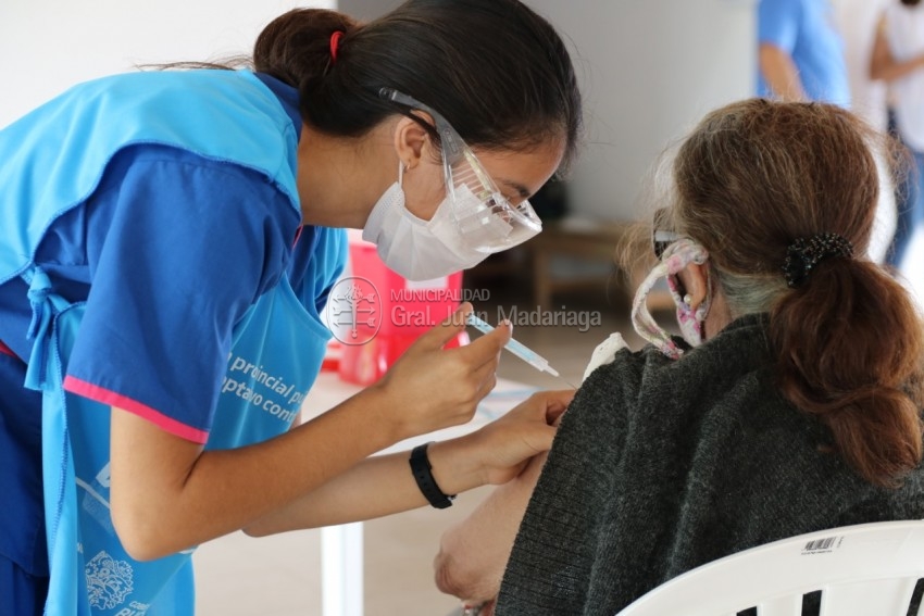 Comenz la campaa de vacunacin contra el COVID