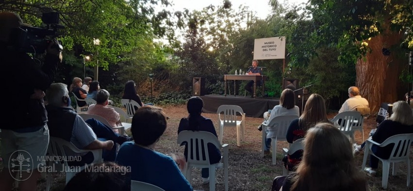 Vesco present sus libros Desconocida Buenos Aires en el Museo del Tuy