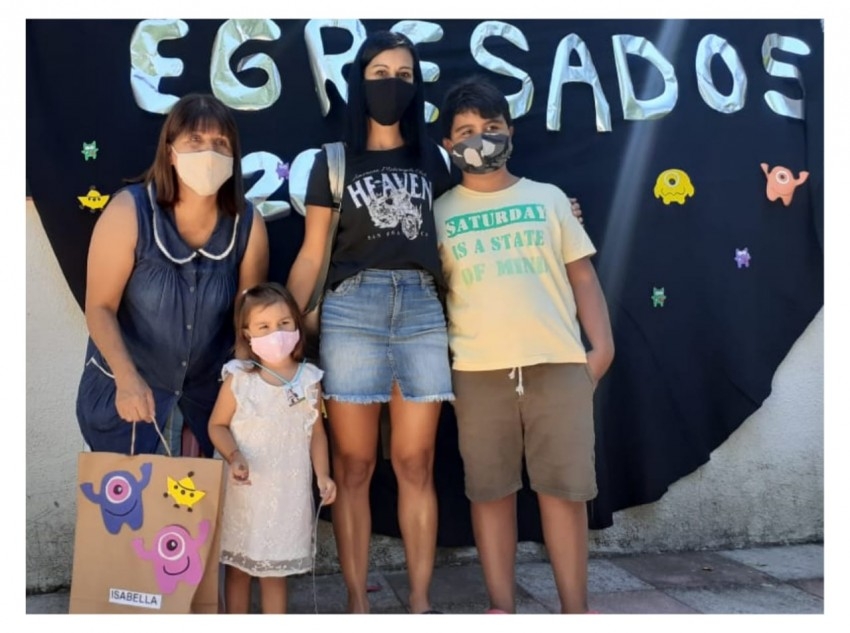 Egresaron los alumnos de la casita de chocolate