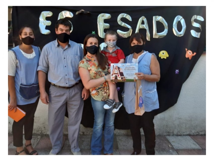 Egresaron los alumnos de la casita de chocolate