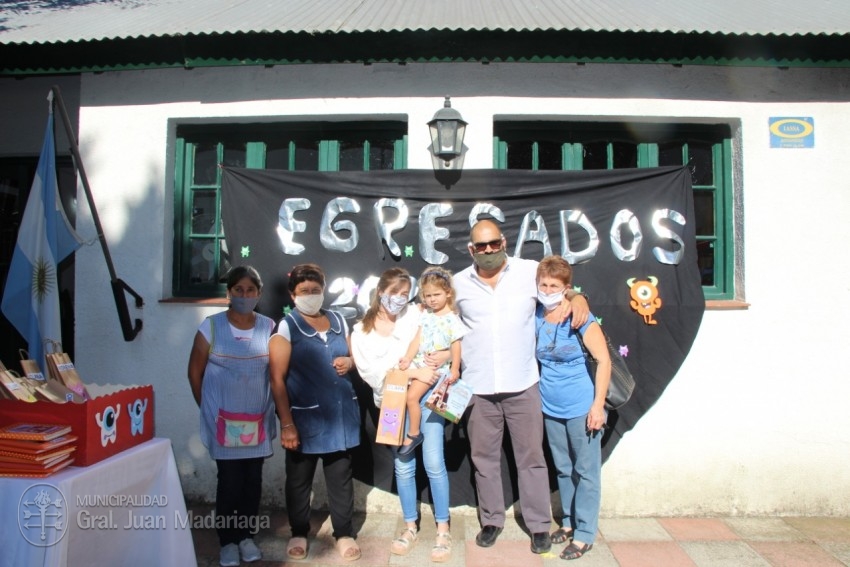 Egresaron los alumnos de la casita de chocolate
