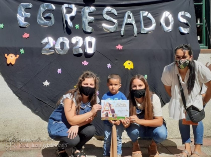 Egresaron los alumnos de la casita de chocolate