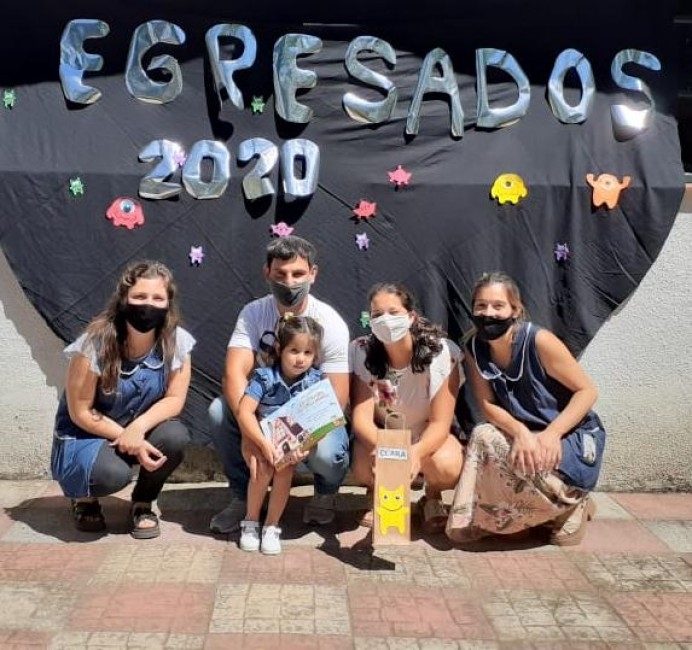 Egresaron los alumnos de la casita de chocolate