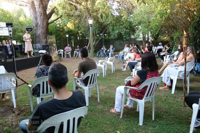 La sommelier de yerba mate pas por el Museo Histrico