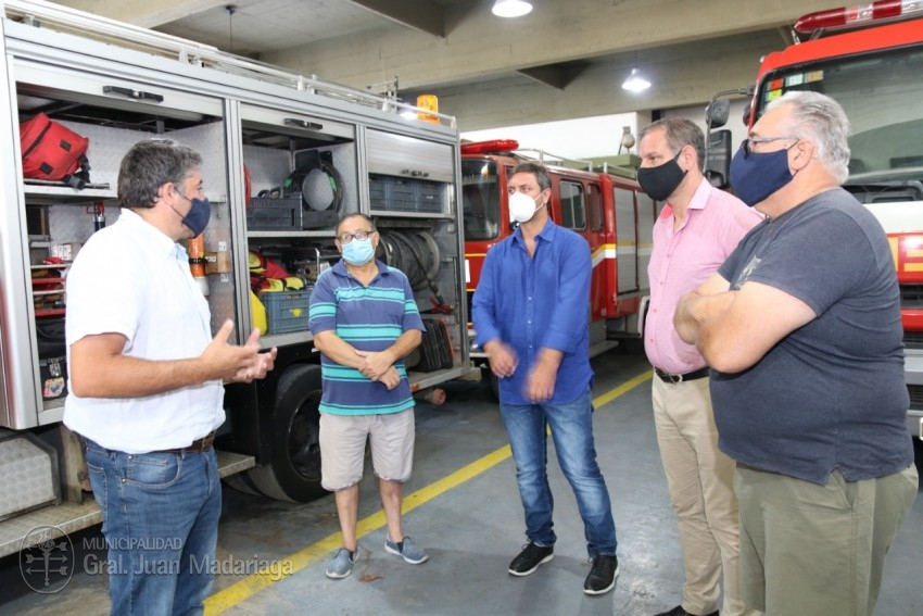 Supply destac la labor de los bomberos y se comprometi a gestionar m