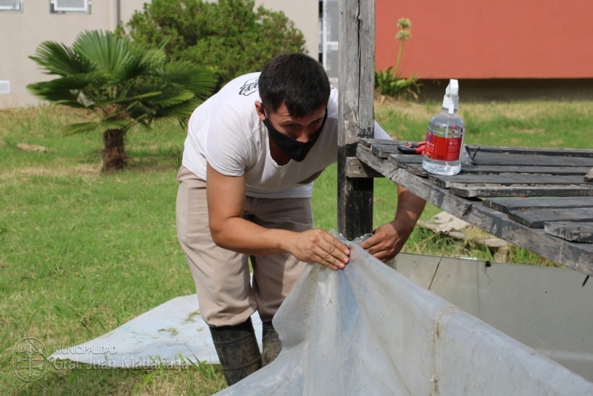 Volpatti colabor con los alumnos de la Escuela Agraria en la fabricac