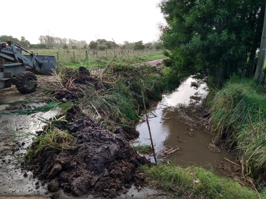 Colocaron polvo de piedra en distintas calles del barrio Quintanilla