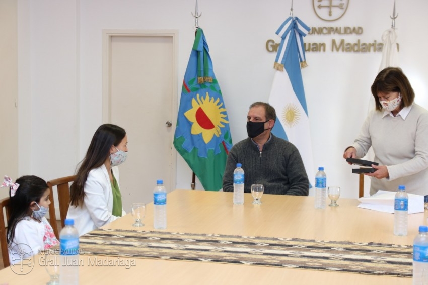 La madariaguense Milagros Mola fue reconocida por el Ejecutivo