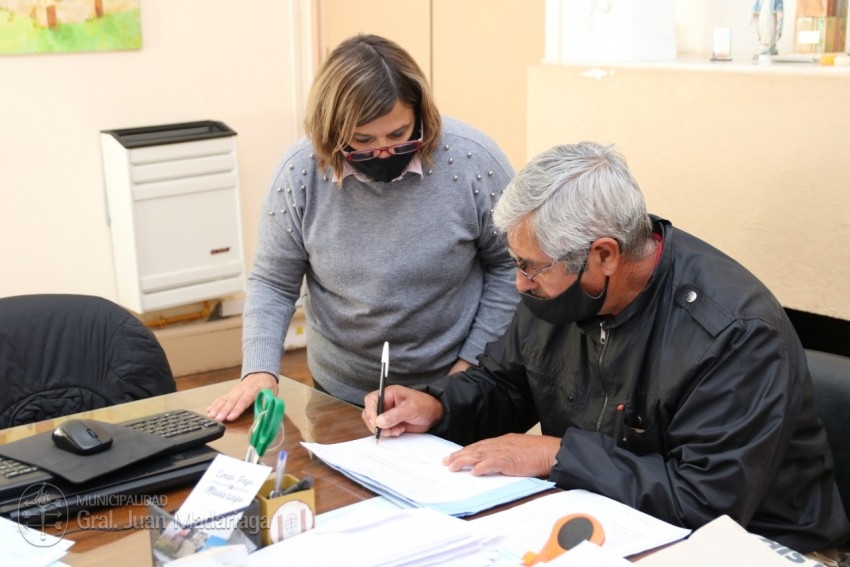 Continan con la entrega de aportes a instituciones