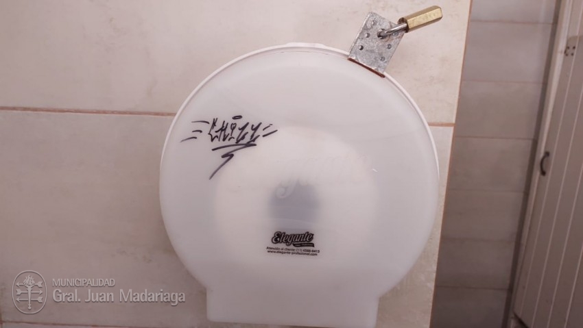 Por tercera vez en el ao estropearon los baos de la terminal con pin