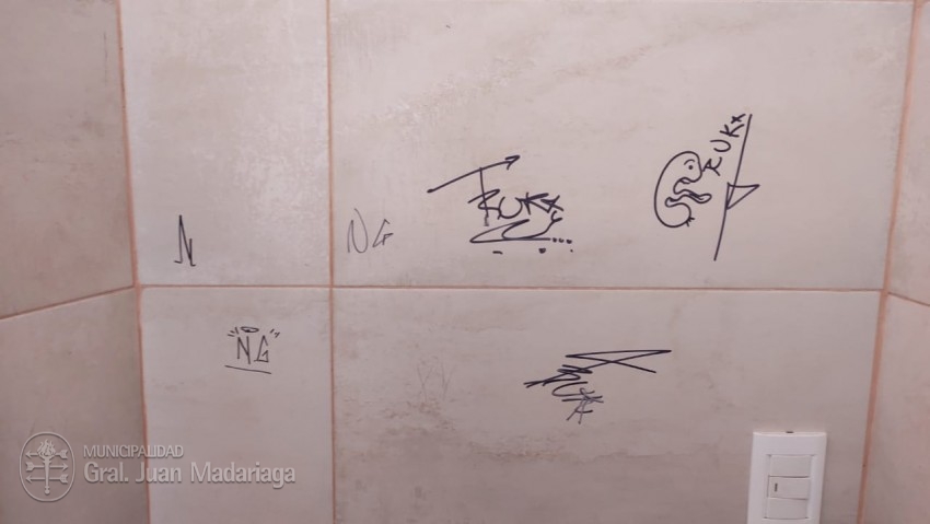 Por tercera vez en el ao estropearon los baos de la terminal con pin