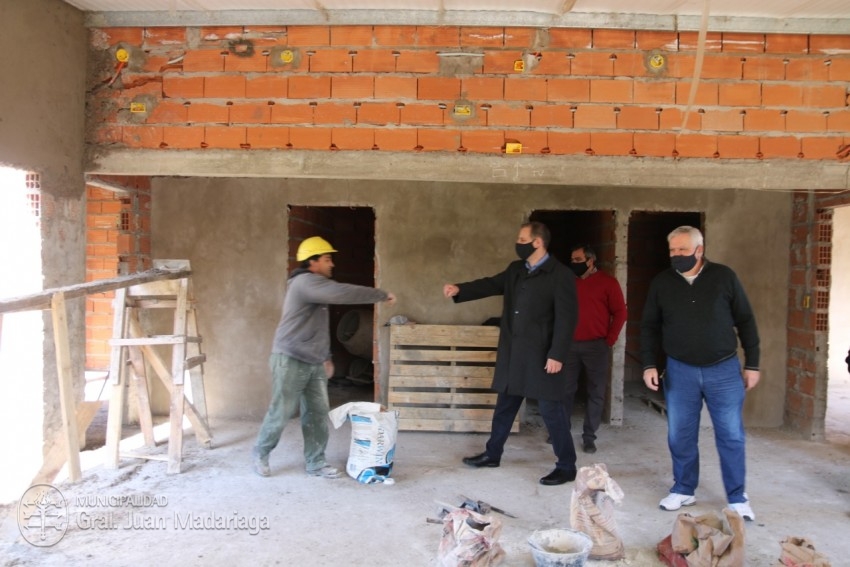 Inauguracin del asfalto en la Calle 8  Santoro: 