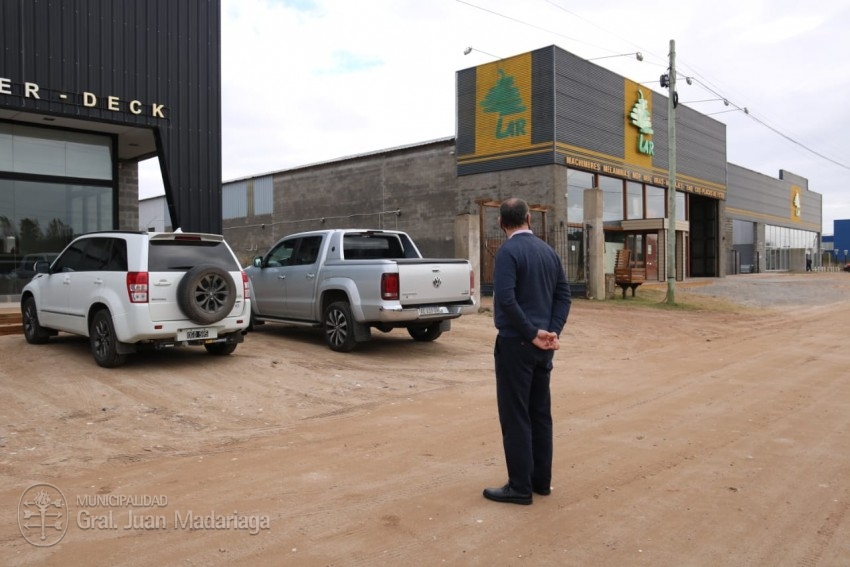 Santoro visit a empresarios y trabajadores del frente de Ruta