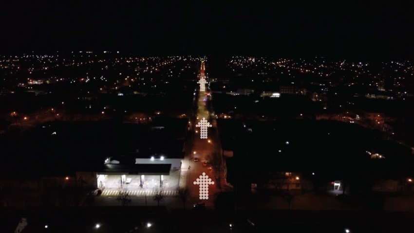 Comenz el recambio de luminarias de la calle Avellaneda