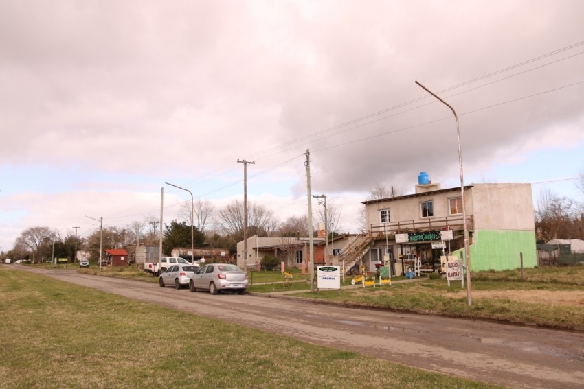 Continúan los trabajos para completar la iluminación pública de la Ave