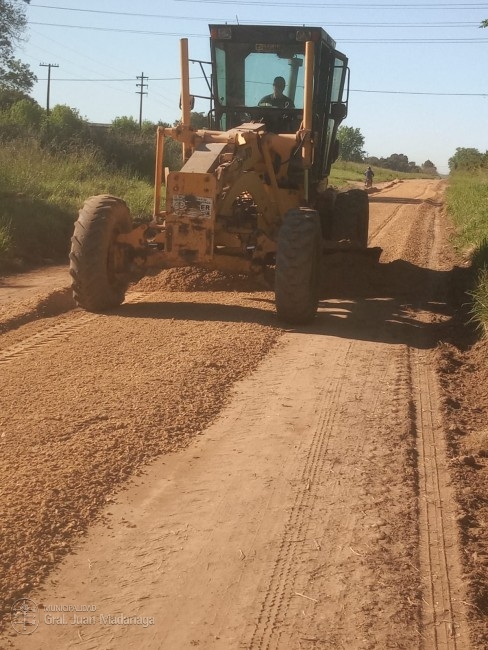 Colocacin de polvo de piedra y trabajos de bacheo