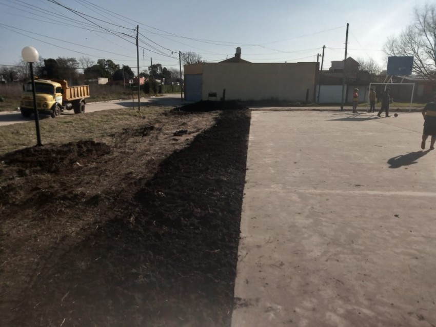 Avanzan los trabajos en el playn del barrio San Martn 