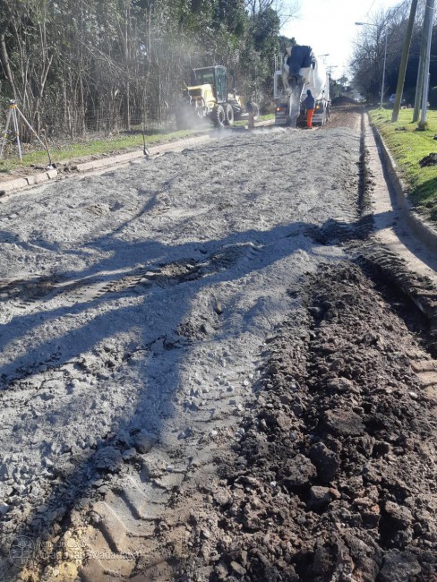 Avanzan los trabajos para el asfaltado de la calle Sarmiento