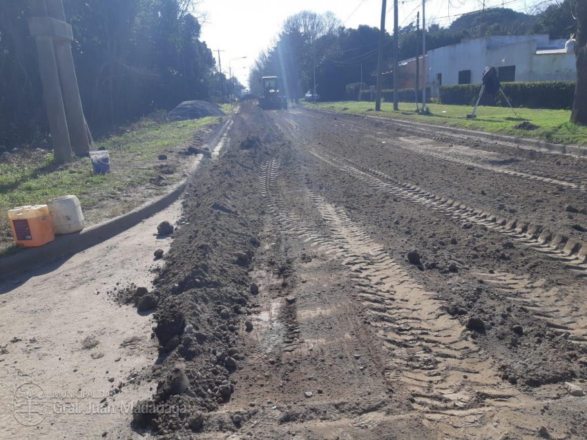 Avanzan los trabajos para el asfaltado de la calle Sarmiento