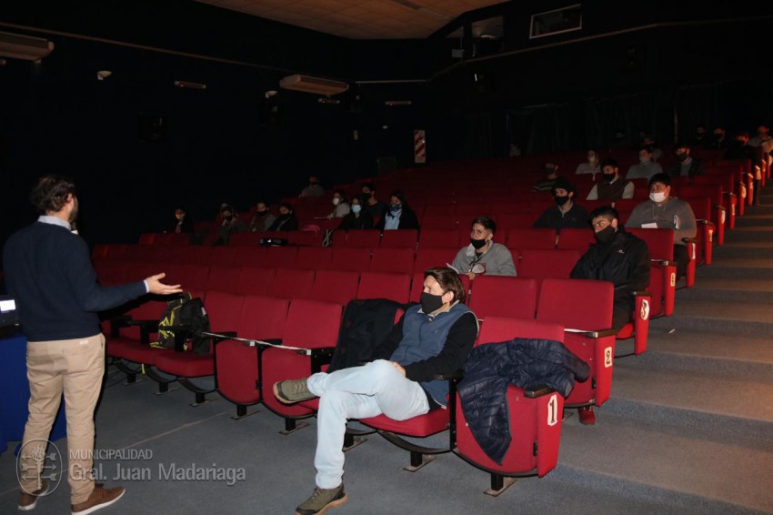 Con gran entusiasmo iniciaron el curso de petiseros los primeros inscr