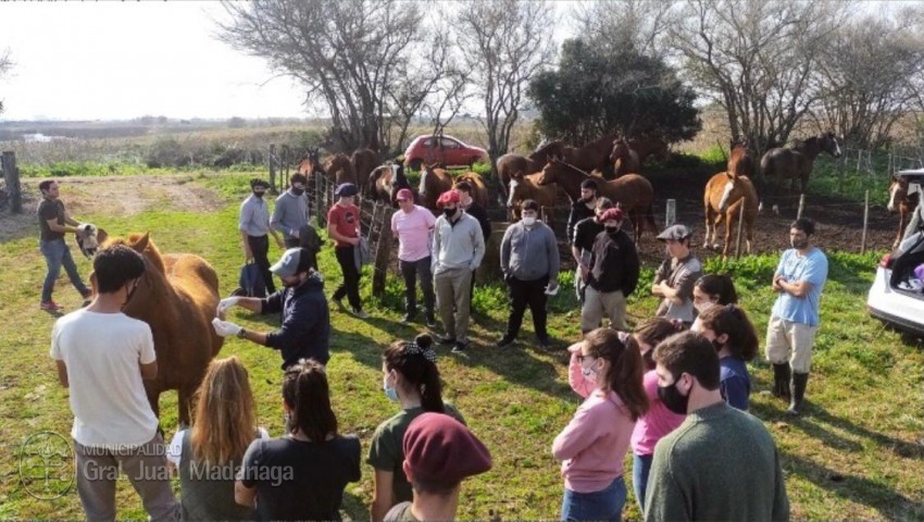 Con gran entusiasmo iniciaron el curso de petiseros los primeros inscr