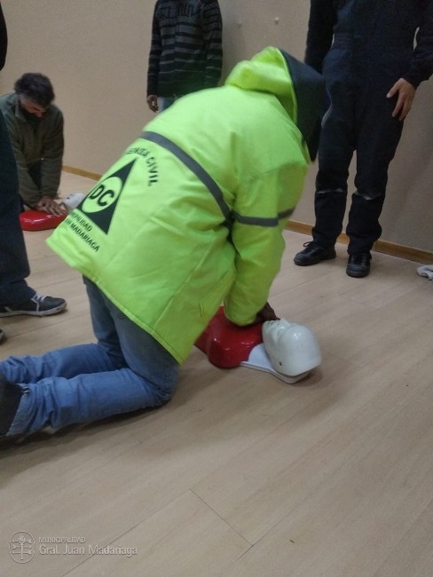 Personal de Defensa Civil se capacit en RCP y abordaje a la vctima