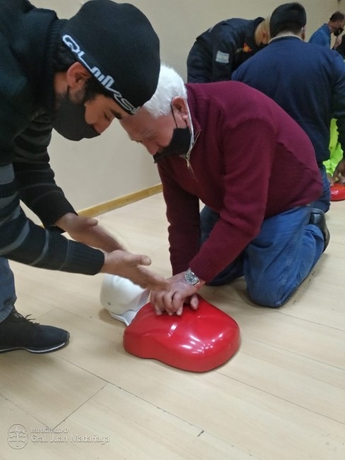 Personal de Defensa Civil se capacit en RCP y abordaje a la vctima