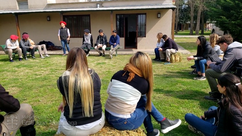 Los alumnos del curso de petisero visitaron un club de polo en Castell