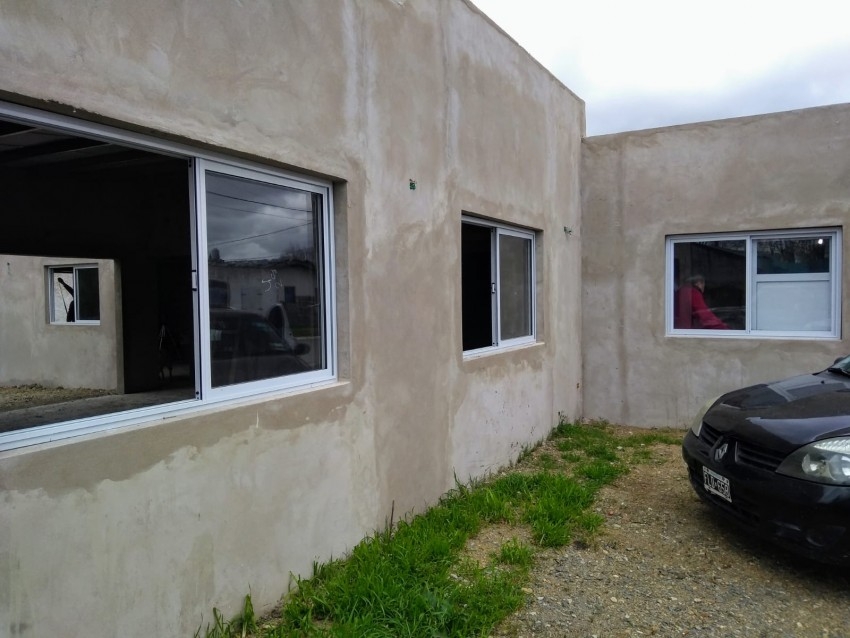 Santoro visit la obra de la sede de la Sociedad de Fomento del barrio