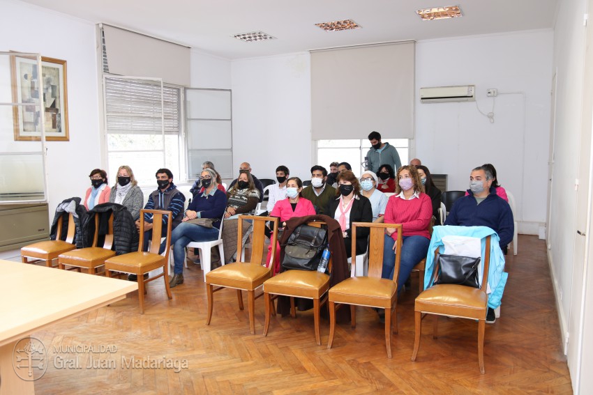 M�s agentes municipales recibieron la certificaci�n por haber concreta