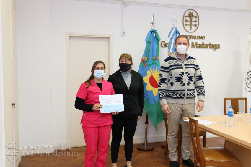 M�s agentes municipales recibieron la certificaci�n por haber concreta