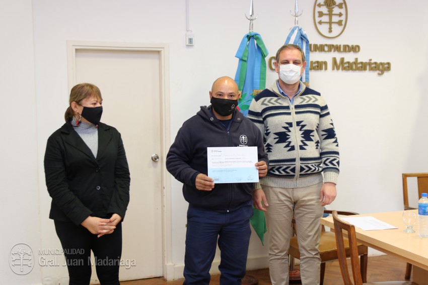 M�s agentes municipales recibieron la certificaci�n por haber concreta