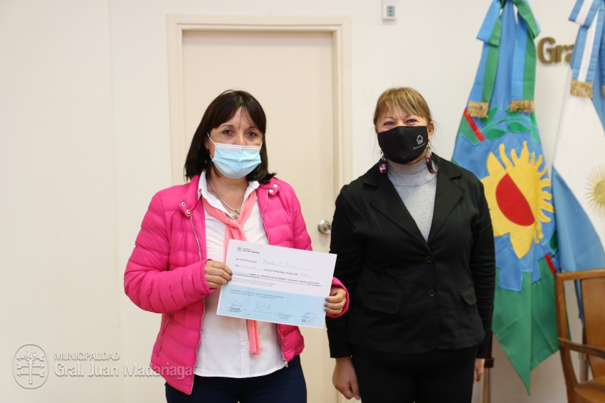 M�s agentes municipales recibieron la certificaci�n por haber concreta