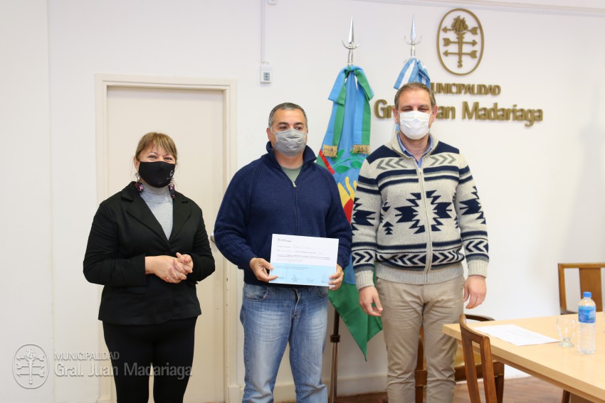 M�s agentes municipales recibieron la certificaci�n por haber concreta