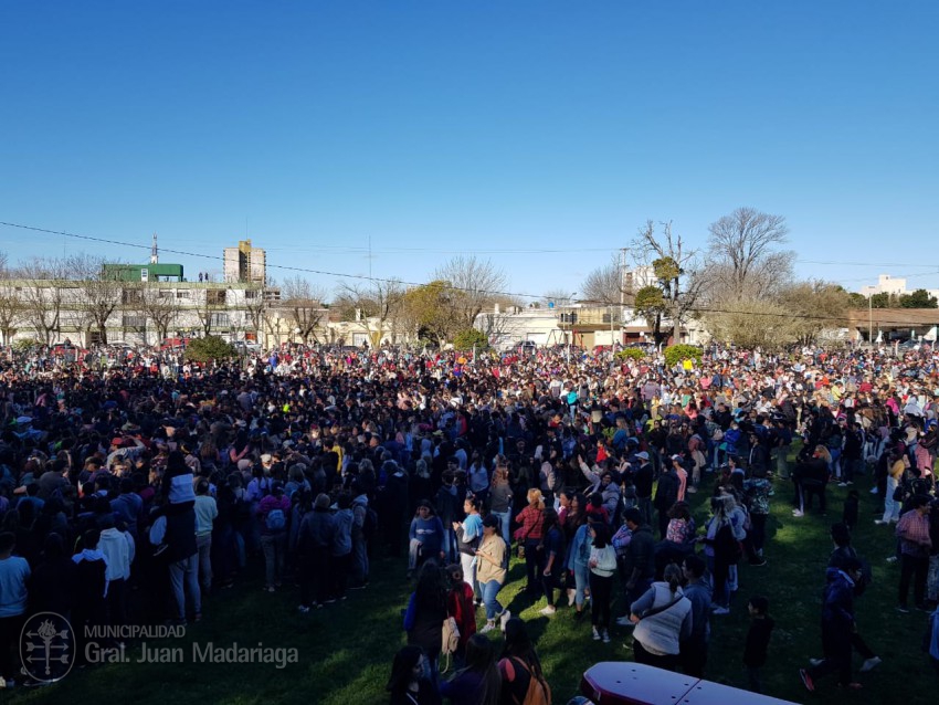 Madariaga celebró el inicio de la primavera y el Día del Estudiante