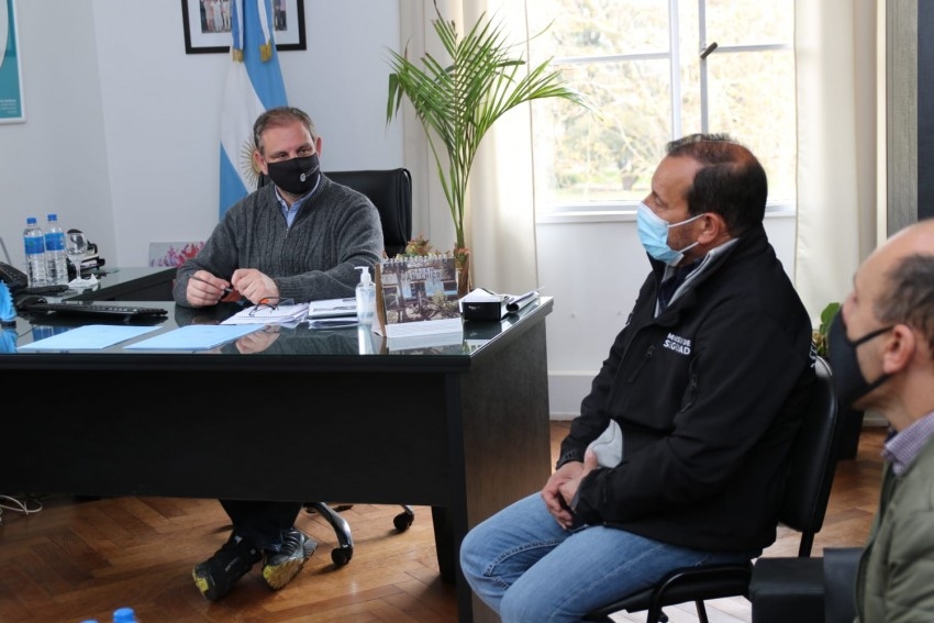 Santoro firm el permiso de uso para que la Comisara de la Mujer comi