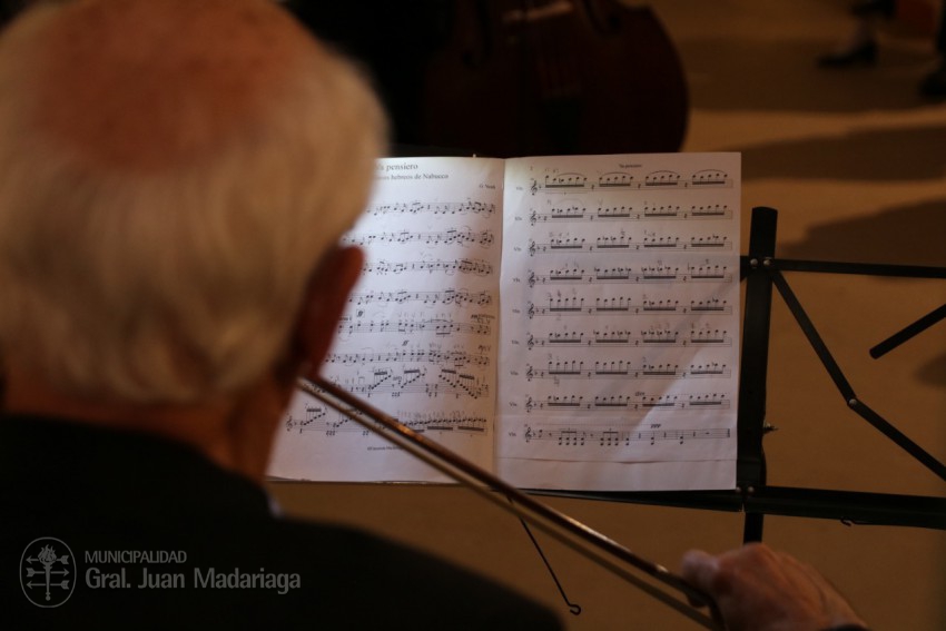 Camerata Madariaga y la Orquesta Municipal de Pinamar deleitaron al p