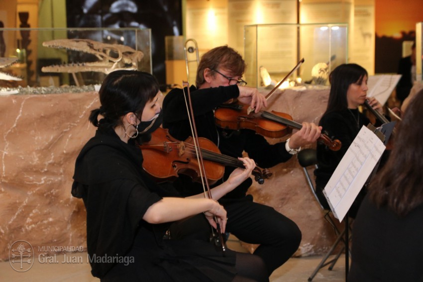 Camerata Madariaga y la Orquesta Municipal de Pinamar deleitaron al p